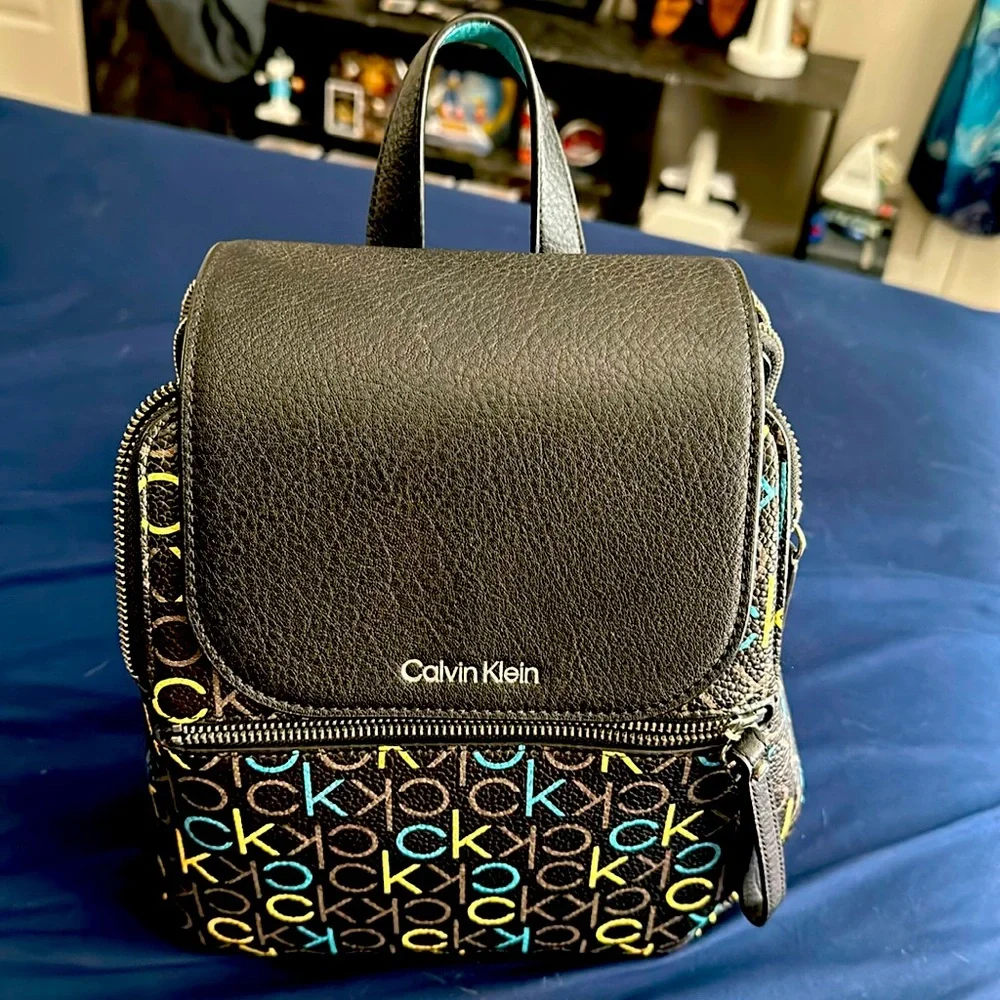 Calvin Klein Mini backpack - Picture 1 of 4